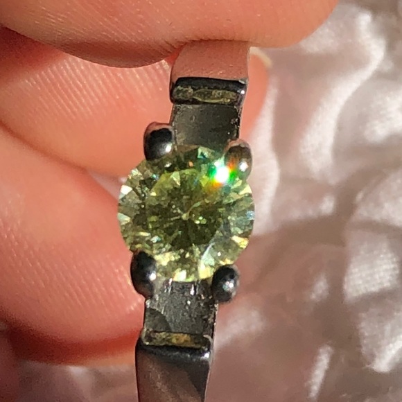 Ring - Picture 5 of 6